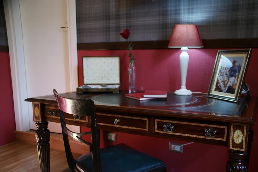 Landlord In Trastevere Rome Chambre photo